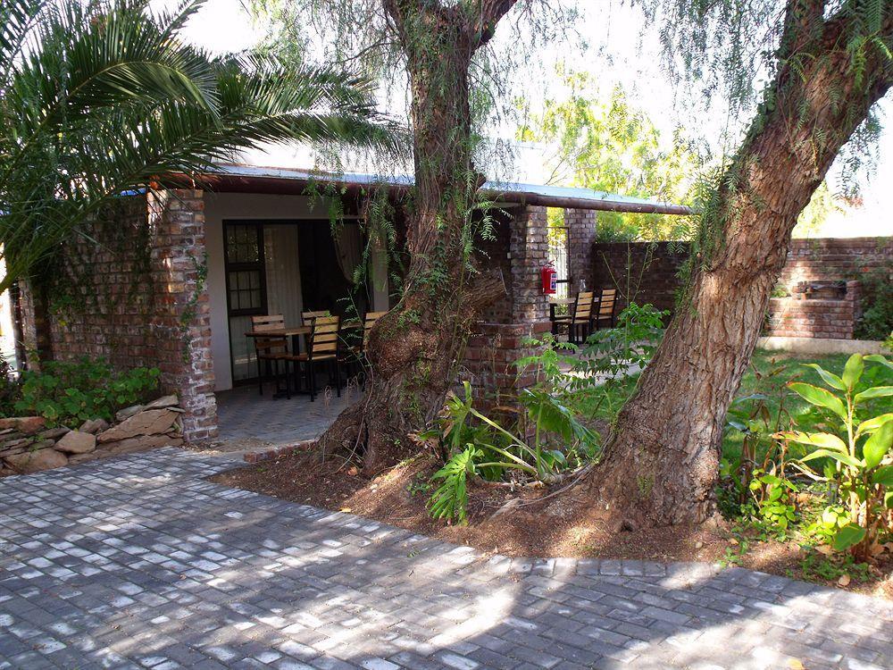 Bisibee Guest House Oudtshoorn Dış mekan fotoğraf