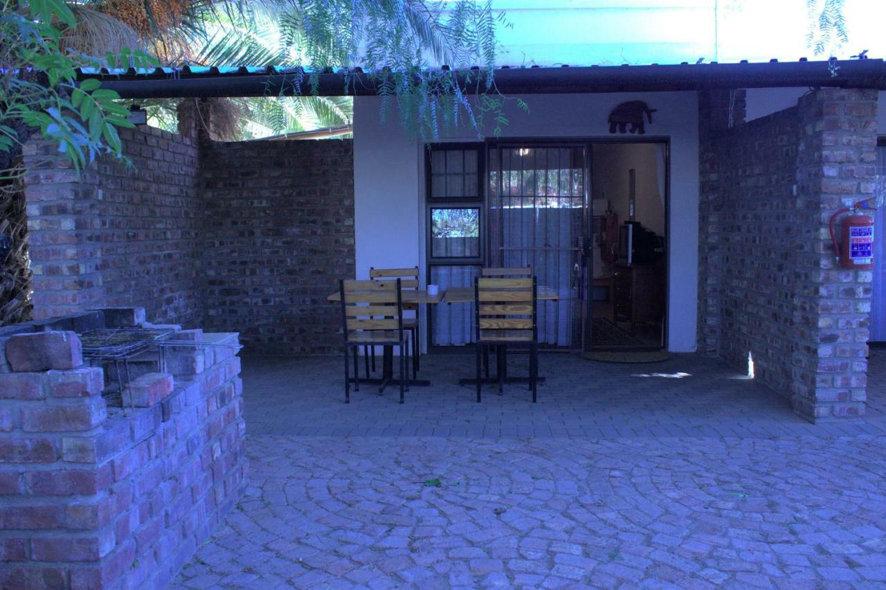 Bisibee Guest House Oudtshoorn Dış mekan fotoğraf
