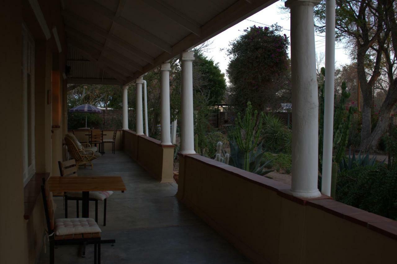 Bisibee Guest House Oudtshoorn Dış mekan fotoğraf